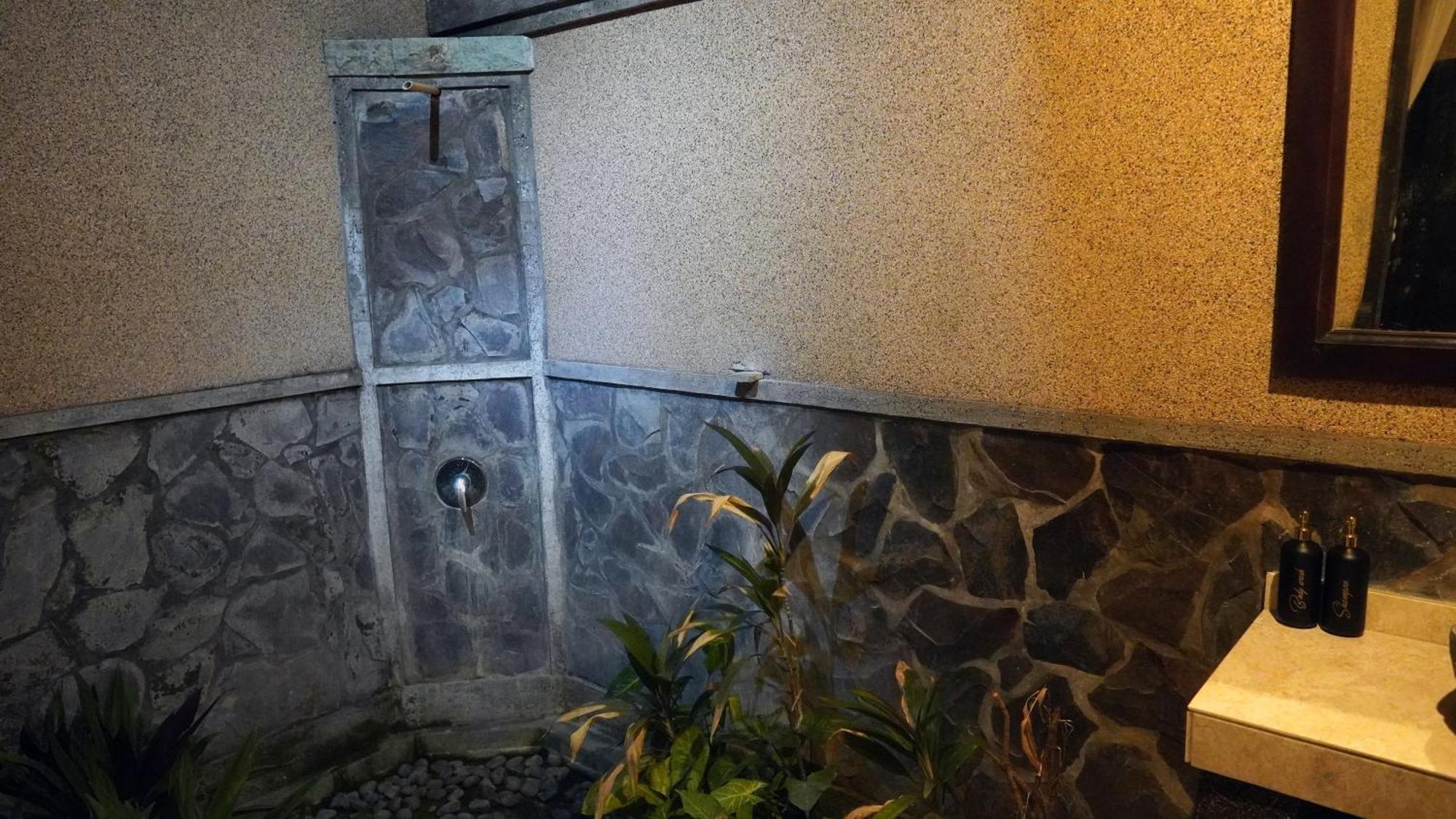 Oma In Pemuteran Bali Appartement Buitenkant foto